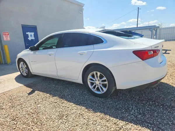 1G1ZD5ST2JF151283 2018 CHEVROLET MALIBU - Image 2