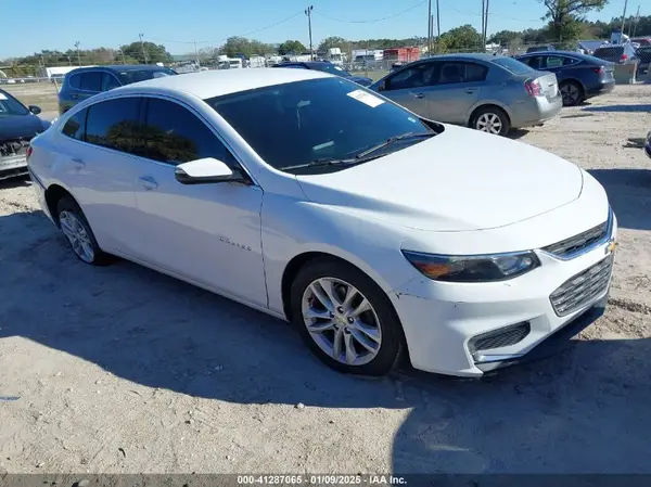 1G1ZD5ST2JF153664 2018 CHEVROLET MALIBU - Image 1