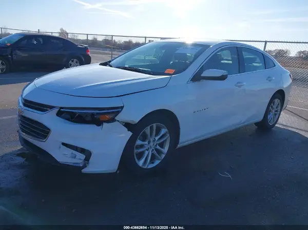 1G1ZD5ST2JF158069 2018 CHEVROLET MALIBU - Image 2
