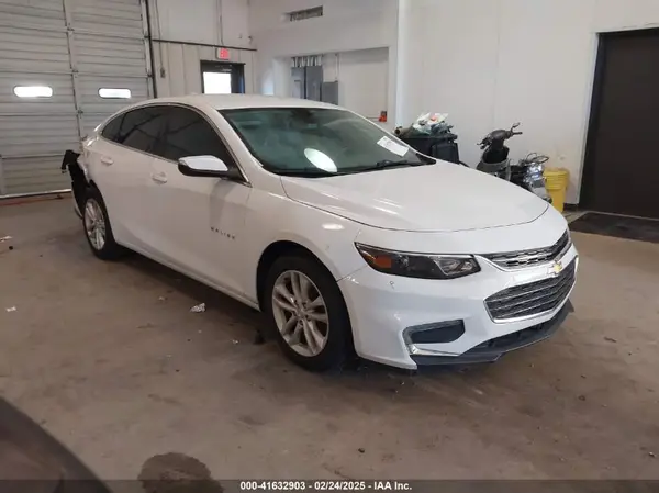1G1ZD5ST2JF167158 2018 CHEVROLET MALIBU - Image 1