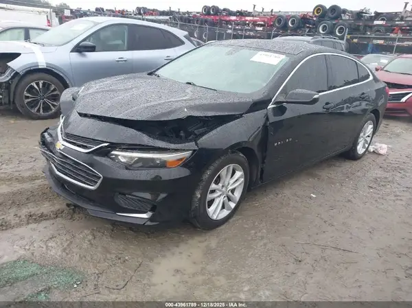 1G1ZD5ST2JF167984 2018 CHEVROLET MALIBU - Image 2