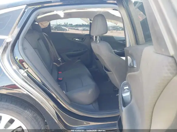 1G1ZD5ST2JF169900 2018 CHEVROLET MALIBU - Image 8