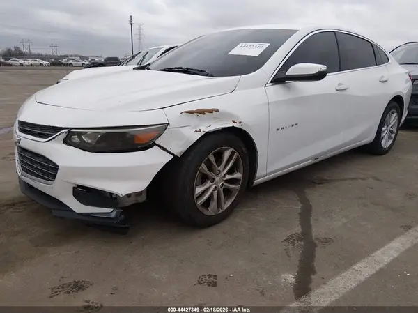 1G1ZD5ST2JF171971 2018 CHEVROLET MALIBU - Image 2