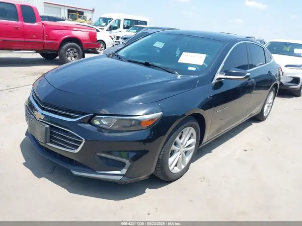 1G1ZD5ST2JF172022 2018 CHEVROLET MALIBU - Image 2