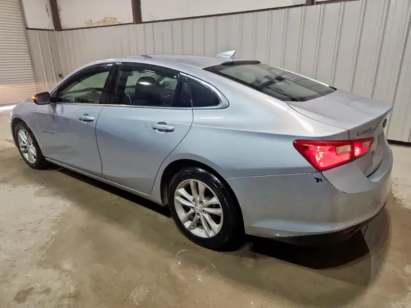 1G1ZD5ST2JF172196 2018 CHEVROLET MALIBU - Image 2