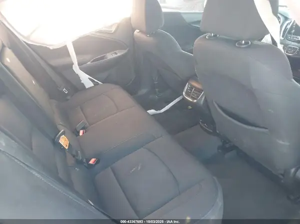 1G1ZD5ST2JF176068 2018 CHEVROLET MALIBU - Image 8