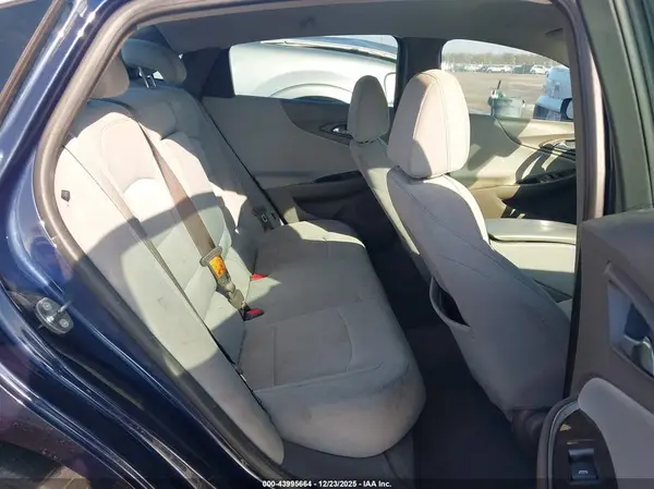 1G1ZD5ST2JF181481 2018 CHEVROLET MALIBU - Image 8