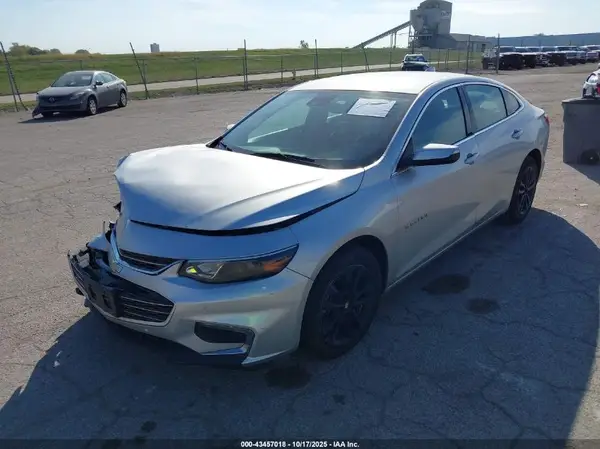 1G1ZD5ST2JF186552 2018 CHEVROLET MALIBU - Image 2