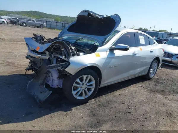 1G1ZD5ST2JF195249 2018 CHEVROLET MALIBU - Image 2
