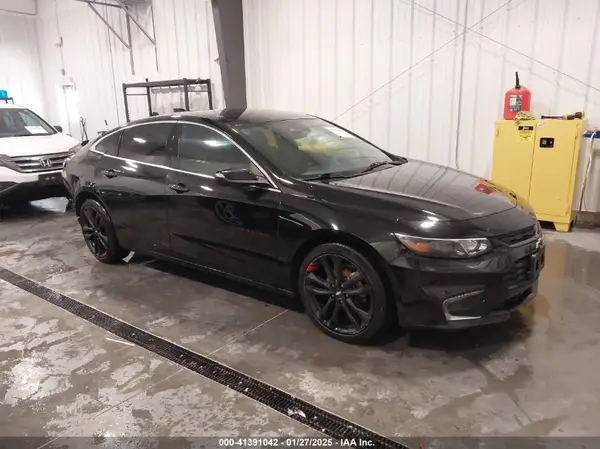 1G1ZD5ST2JF195784 2018 CHEVROLET MALIBU - Image 1