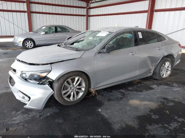 1G1ZD5ST2JF197325 2018 CHEVROLET MALIBU - Image 2