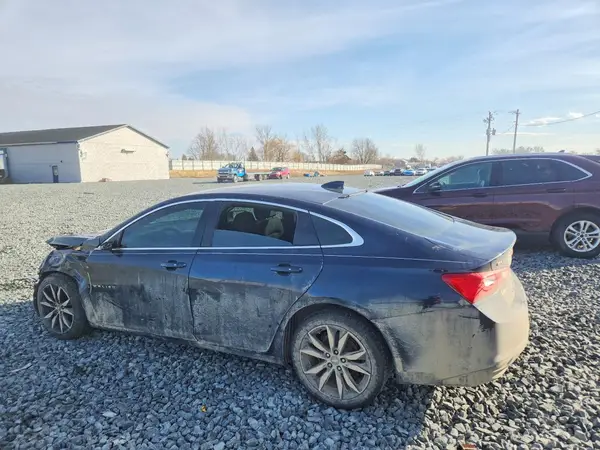 1G1ZD5ST2JF197339 2018 CHEVROLET MALIBU - Image 2