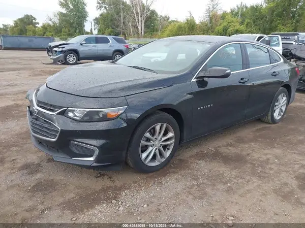 1G1ZD5ST2JF199494 2018 CHEVROLET MALIBU - Image 2