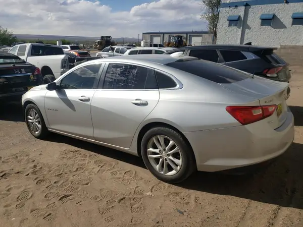 1G1ZD5ST2JF212809 2018 CHEVROLET MALIBU - Image 2