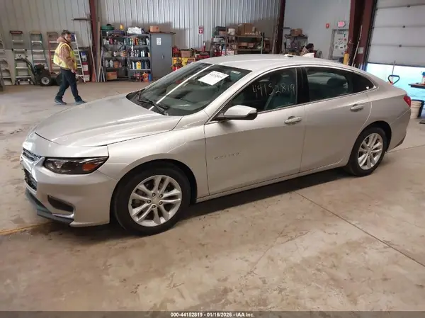 1G1ZD5ST2JF216715 2018 CHEVROLET MALIBU - Image 2