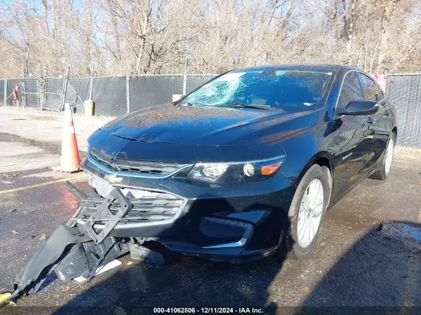 1G1ZD5ST2JF218206 2018 CHEVROLET MALIBU - Image 2