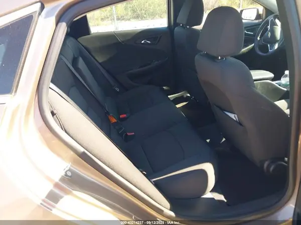 1G1ZD5ST2JF224037 2018 CHEVROLET MALIBU - Image 8