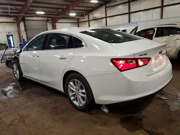 1G1ZD5ST2JF225530 2018 CHEVROLET MALIBU - Image 2