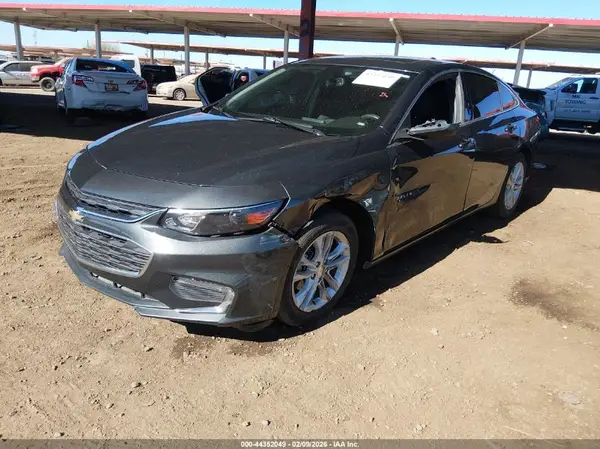 1G1ZD5ST2JF232459 2018 CHEVROLET MALIBU - Image 2