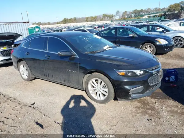 1G1ZD5ST2JF235796 2018 CHEVROLET MALIBU - Image 1