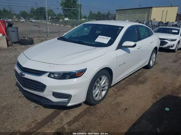 1G1ZD5ST2JF249357 2018 CHEVROLET MALIBU - Image 2