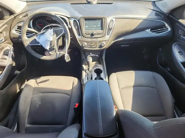 1G1ZD5ST2JF257507 2018 CHEVROLET MALIBU - Image 8
