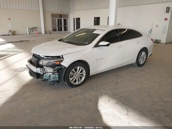 1G1ZD5ST2JF258205 2018 CHEVROLET MALIBU - Image 2