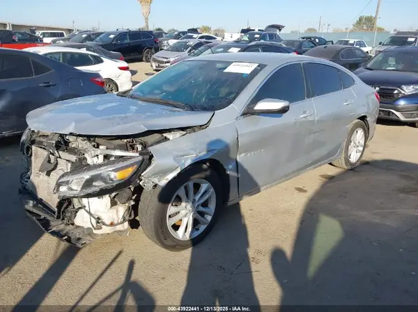 1G1ZD5ST2JF261511 2018 CHEVROLET MALIBU - Image 2