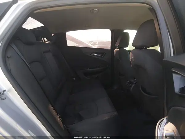 1G1ZD5ST2JF261511 2018 CHEVROLET MALIBU - Image 8