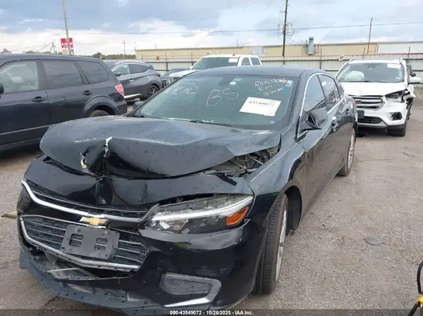 1G1ZD5ST2JF272038 2018 CHEVROLET MALIBU - Image 2