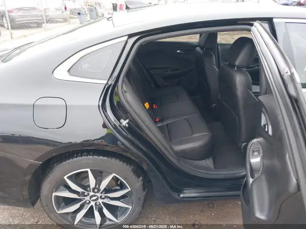1G1ZD5ST2JF278664 2018 CHEVROLET MALIBU - Image 8