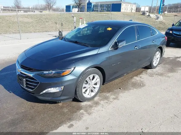 1G1ZD5ST2KF119256 2019 CHEVROLET MALIBU - Image 2