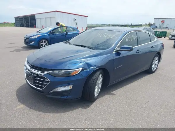 1G1ZD5ST2KF144111 2019 CHEVROLET MALIBU - Image 2