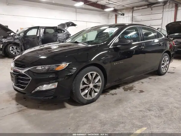 1G1ZD5ST2KF169039 2019 CHEVROLET MALIBU - Image 2