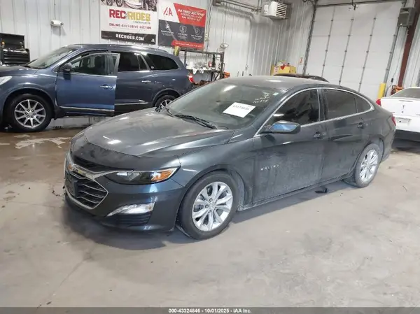 1G1ZD5ST2KF195737 2019 CHEVROLET MALIBU - Image 2