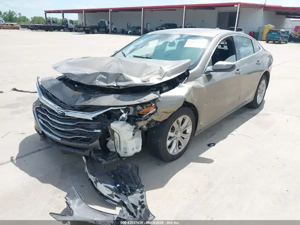 1G1ZD5ST2LF052305 2020 CHEVROLET MALIBU - Image 2