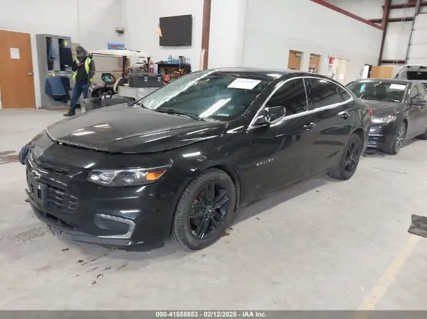 1G1ZD5ST3JF100598 2018 CHEVROLET MALIBU - Image 2