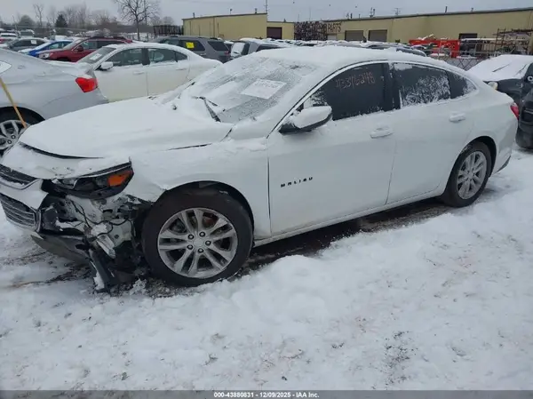 1G1ZD5ST3JF103078 2018 CHEVROLET MALIBU - Image 2