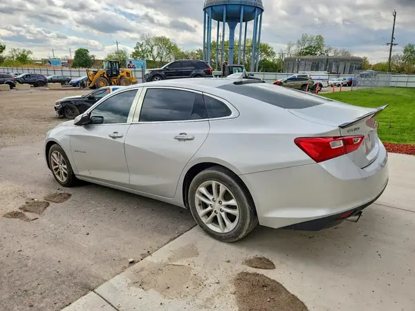 1G1ZD5ST3JF118602 2018 CHEVROLET MALIBU - Image 2