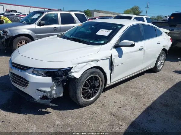 1G1ZD5ST3JF122911 2018 CHEVROLET MALIBU - Image 2