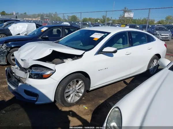 1G1ZD5ST3JF123296 2018 CHEVROLET MALIBU - Image 2