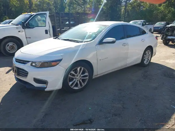 1G1ZD5ST3JF125128 2018 CHEVROLET MALIBU - Image 2