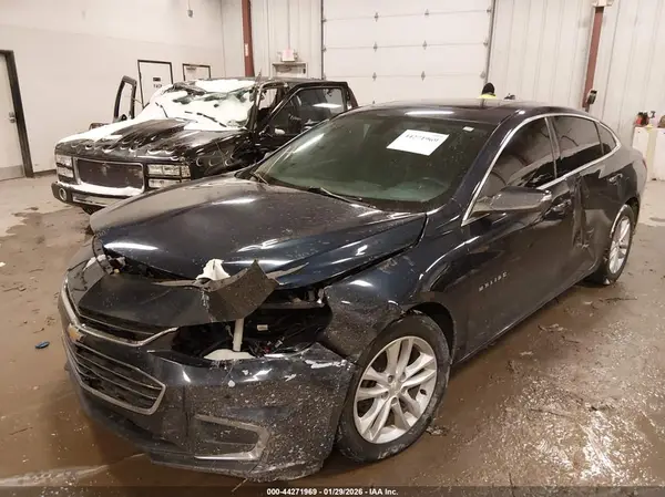 1G1ZD5ST3JF127574 2018 CHEVROLET MALIBU - Image 2