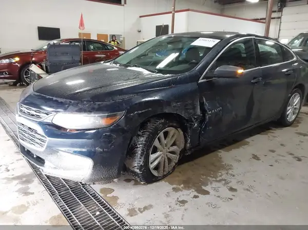 1G1ZD5ST3JF128255 2018 CHEVROLET MALIBU - Image 2