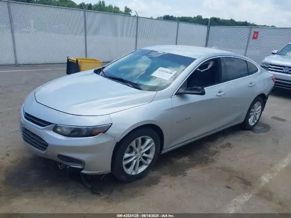1G1ZD5ST3JF128658 2018 CHEVROLET MALIBU - Image 2