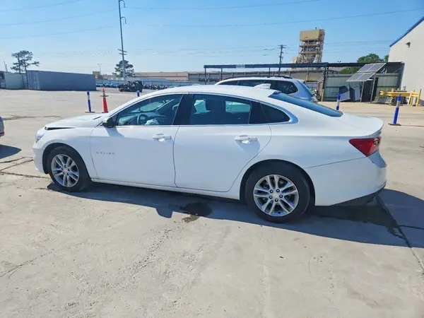 1G1ZD5ST3JF132371 2018 CHEVROLET MALIBU - Image 2