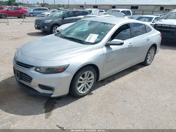 1G1ZD5ST3JF137411 2018 CHEVROLET MALIBU - Image 2