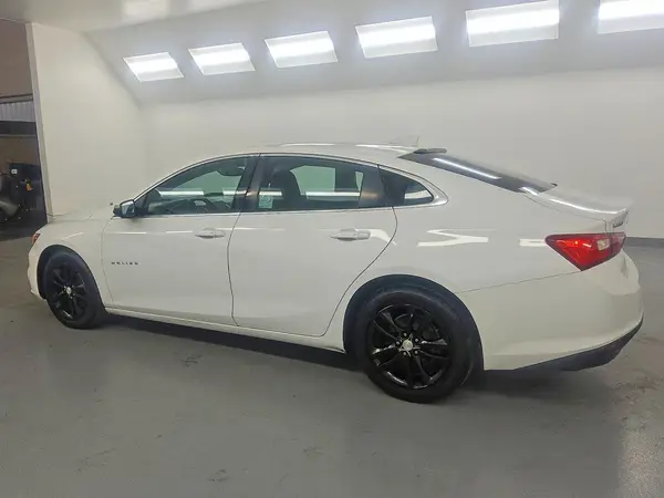 1G1ZD5ST3JF145900 2018 CHEVROLET MALIBU - Image 2