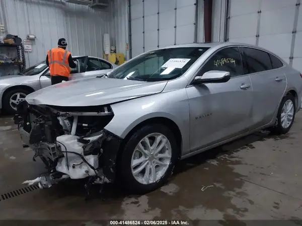 1G1ZD5ST3JF169047 2018 CHEVROLET MALIBU - Image 2