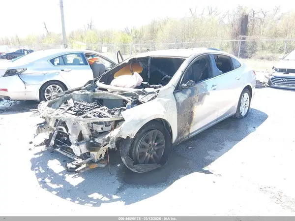 1G1ZD5ST3JF180890 2018 CHEVROLET MALIBU - Image 2